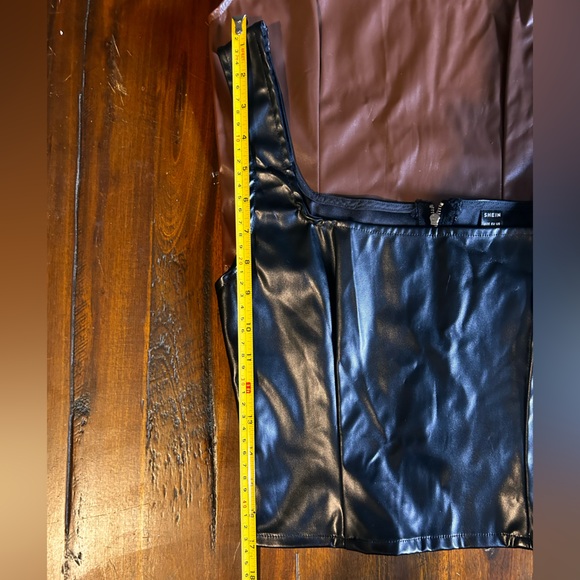 Set of 2 Vegan Leather Zipper Crop Tanks - Picture 8 of 9